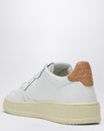 AUTRY Medalist sneakers in white/sand leather