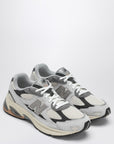 New Balance Sneakers 2010 in leather and mesh Brighton grey